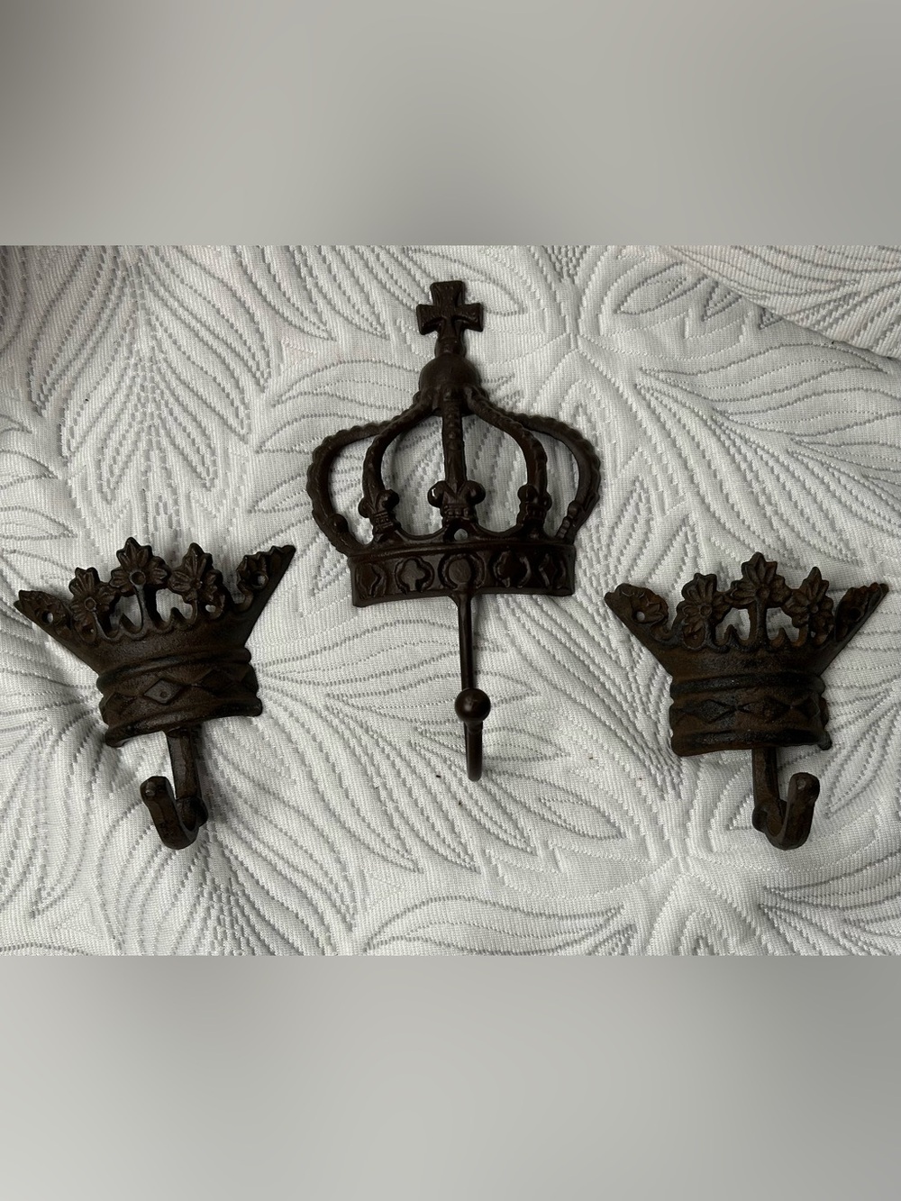 Rustic Cast Iron Crown Wall Hooks Set - Decorative Home Wall Decor
